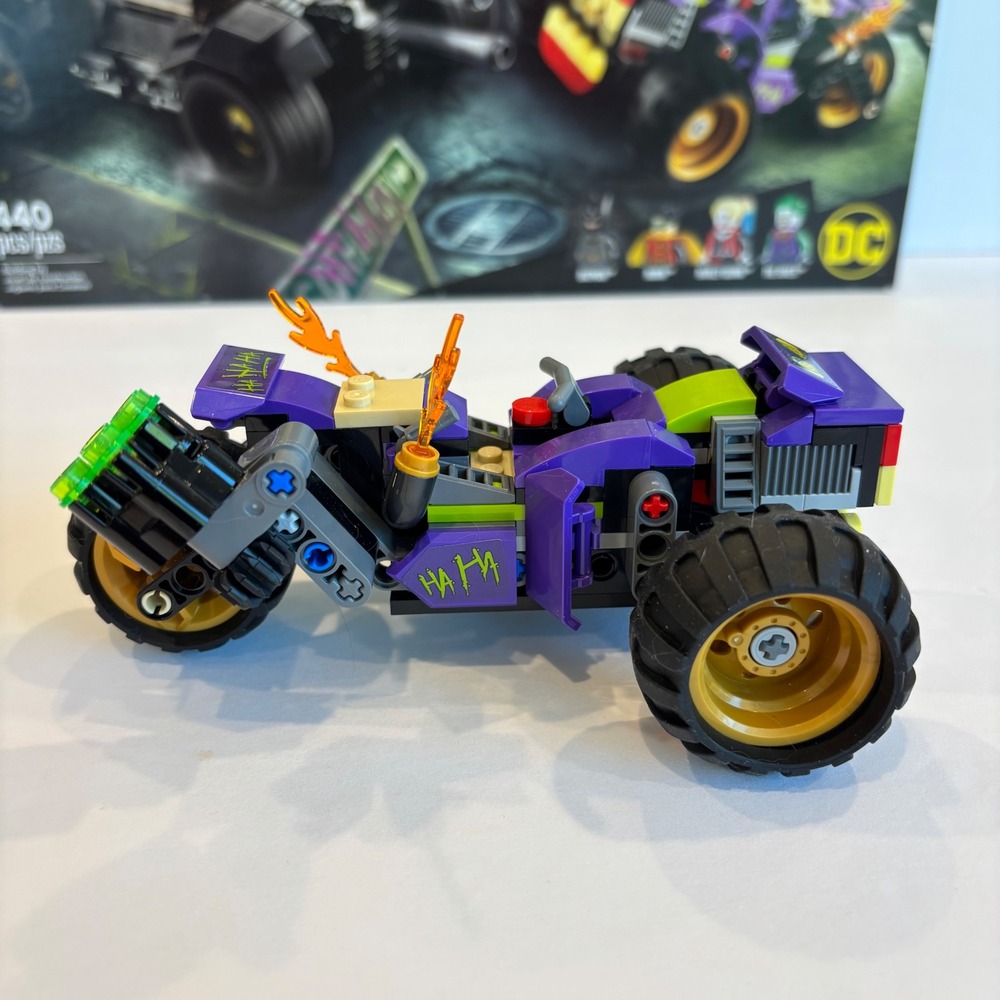 LEGO Super Heroes Joker's Trike Chase 76159 99.5% Complete - Picture 2 of 11